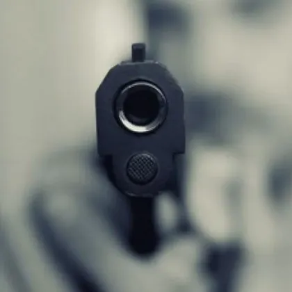 Екшън в магазин в Русе маскиран мъж размахва пистолет в магазин съобщиха