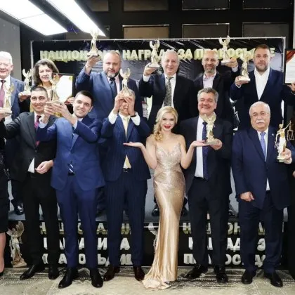 Отличниците в правото отново се включиха в значими каузи &ndash; вижте и наградените