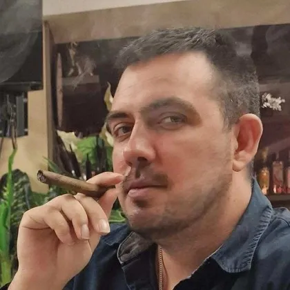 Както по рано GlasNews съобщи служители на ГДБОП задържаха лекар за