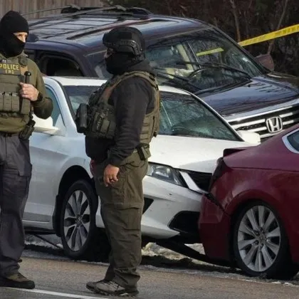 Според телеграм канала REN TV американски федерални агенти са стреляли по