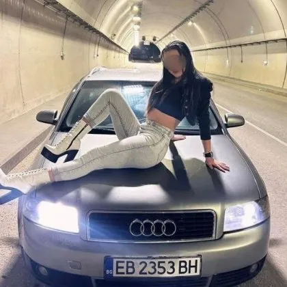 Момиче си спретна фотосесия в тунел СНИМКИ