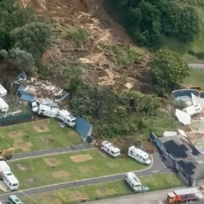 Голямо свлачище удари популярен парк за отдих на плажа Маунт