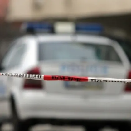 Близките на жена – член на секционна избирателна комисия която