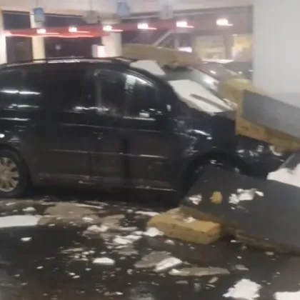 Инцидент стана на закрит паркинг на хипермаркет във Варна Рухнала е част