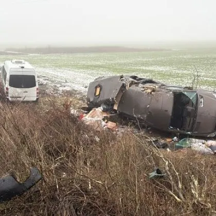 Сблъскаха се два буса, пострадаха четирима СНИМКА