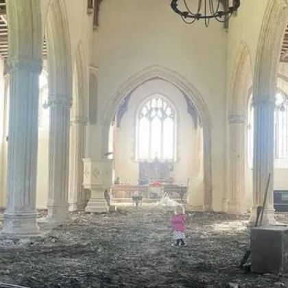 Не много хора биха живели така в средновековна църква