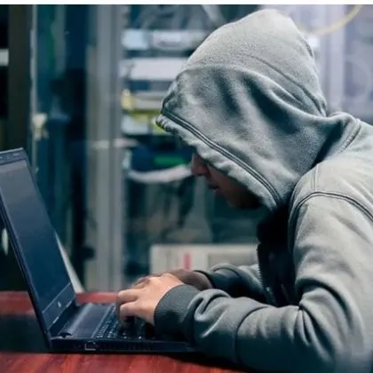 Руски хакери, свързани с военното разузнаване, са отговорни за кибератаки срещу Полша