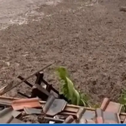 Свлачище отнесе село, има 7 жертви и над 80 изчезнали ВИДЕО