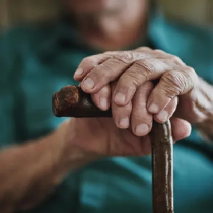 Намаляват пенсионерите които получават вдовишка добавка показват данните на НОИ