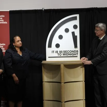 "85 секунди" до полунощ: Преместиха стрелките на Часовника на Страшния съд