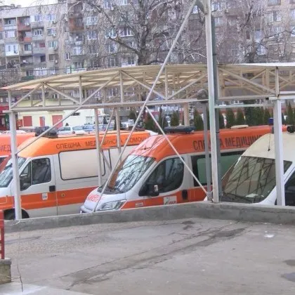 Работник падна от четириметрово скеле