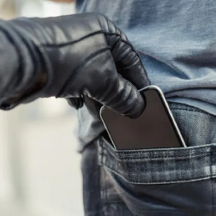 Мъж остана без телефон на чакалнята на гарата в Пловдив