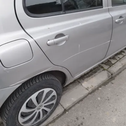 3 детайла за боя: Шофьор откри колата си надрана СНИМКА