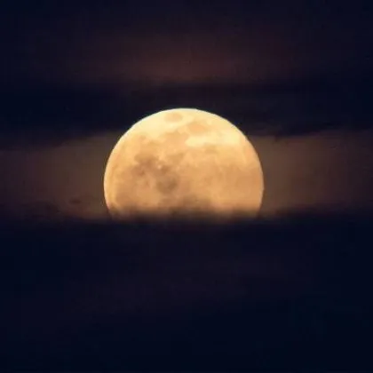 Фотографирането на Луната е сред най достъпните и впечатляващи начини да