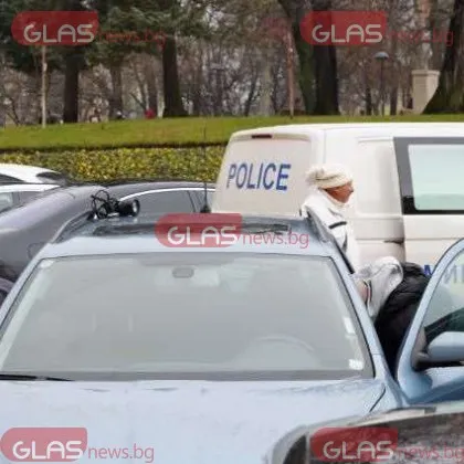 Както GlasNews писа вчера на паркинга пред Народното събрание