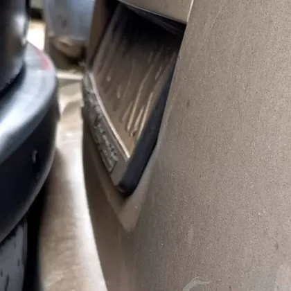 Безобразно паркиране блокира жена във Варна СНИМКА