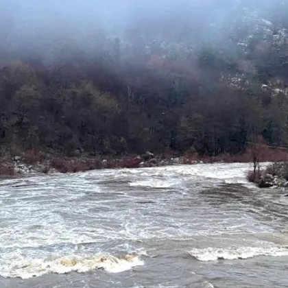 Частично бедствено положение в община Ардино Реката заля мост който