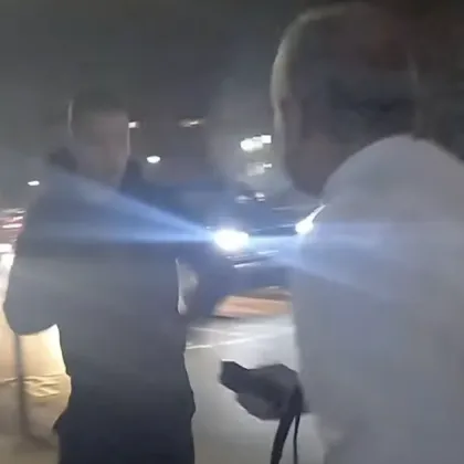 Спречкване между шофьор на автобус на ЦГМ и младеж в София ВИДЕО