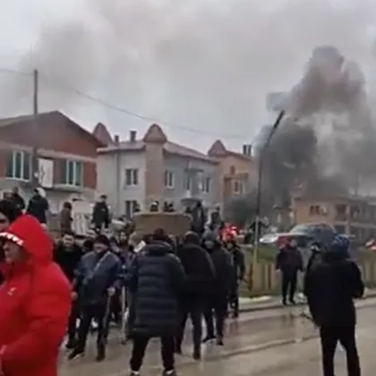 Напрежението в Буковлък остава: Има задържани за агресия срещу полицията