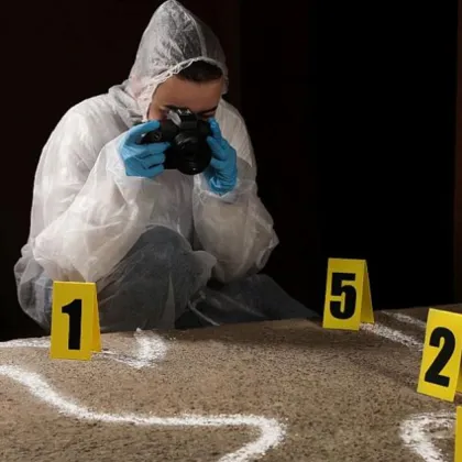 Труп на възрастен мъж беше открит край сградата на градската