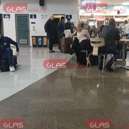 RyanAir тихомълком отмени полет от Пловдив, кара пътниците да пътуват до София, за да тръгнат