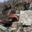 Скали се свлякоха в Кресненското дефиле, движението е затруднено
