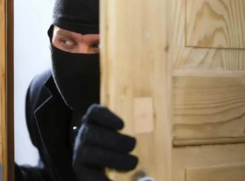 Крадец се промъкна в апартамент в Пловдив, заловиха го за часове