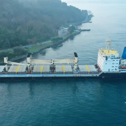 Кораб, плаващ за Бургас, е аварирал в Босфора