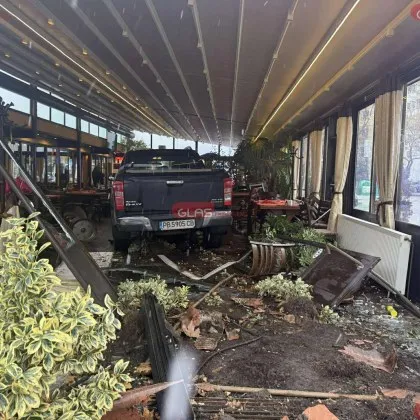 Видео ясно показва вчерашния инцидент при който пикап влетя в