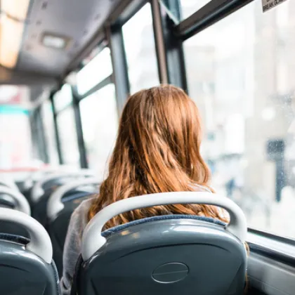 12-годишно дете в паника: Aвтобус подмина спирка в Стара Загора