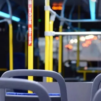 Градски автобус по линия на столичния транспорт е затънал временно