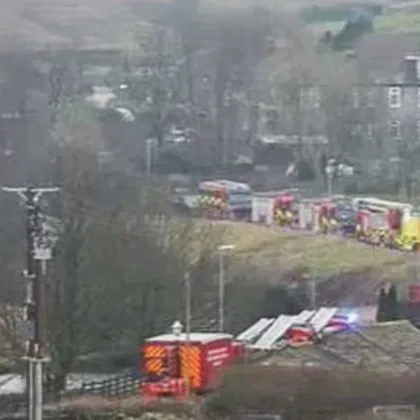 Малък самолет се разби край Манчестър