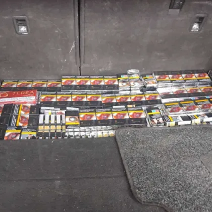 Близо 50 000 къса тютюневи изделия бяха задържани при мащабна