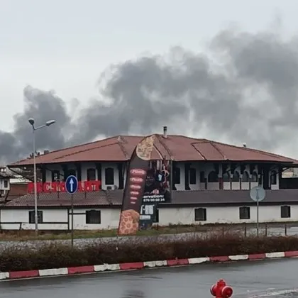 Пожар избухна в Несебър СНИМКИ