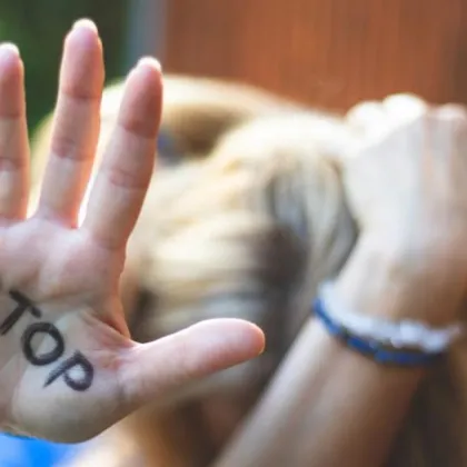 Трима 15-годишни блудстваха с 12-годишно момиче в Благоевград