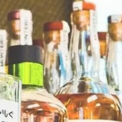 Двама мъже са били задържани при опити за кражби от