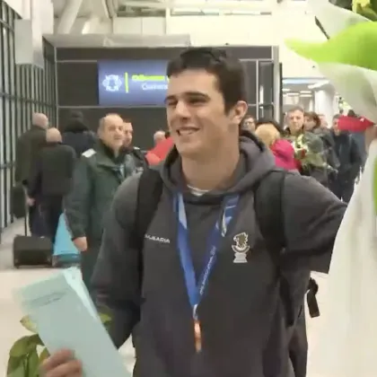 Бронзовият олимпийски медалист в сноуборда Тервел Замфиров се завърна на българска