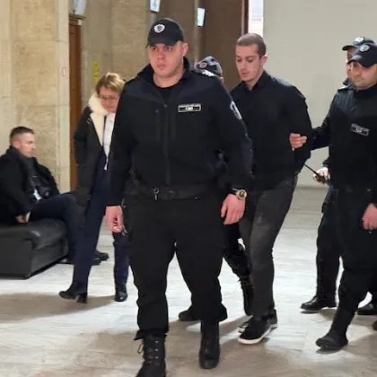 Бургаският окръжен съд остави без изменение мярката за неотклонение на 19 годишния Никола