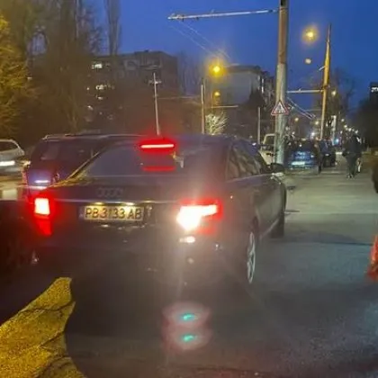 Черно Ауди с пловдивски номера успя да привлече вниманието в