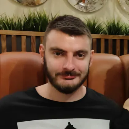 Издирват млад мъж в София. Виждали ли сте Мартин? СНИМКА