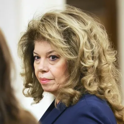 Президентът Илияна Йотова ще проведе финалните консултации с най малките парламентарни