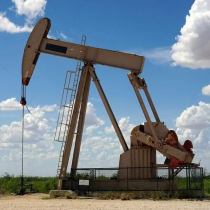 Цените на петрола се повишиха днес подкрепени от ескалиращия риск