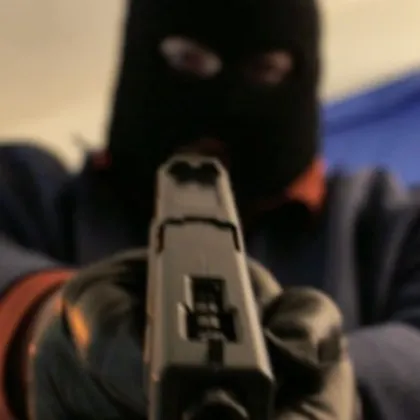 Първи подробности за въоръжените мъже, обрали магазин в Пловдив