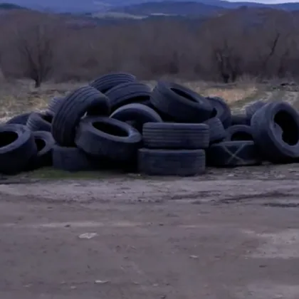 Захвърлени гуми станаха проблем в кюстендилското село Блажиево което до дни избира