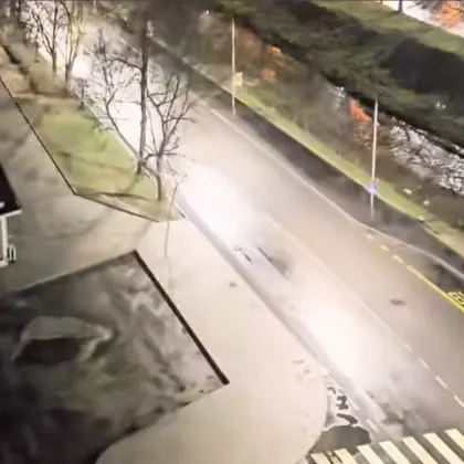 Ослепително осветление пречи на шофьори в Сливен. Намеси ли се управата на града? ВИДЕО