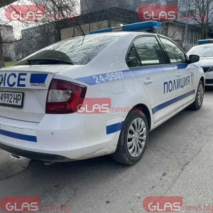 След убийството в &bdquo;Подуяне": Оковаха и изведоха бащата, намушкал трима