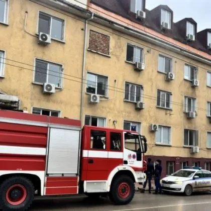 Избухна пожар в Окръжната следствена служба във Враца СНИМКА