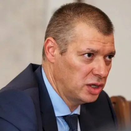 Приеха оставката на Антон Славчев