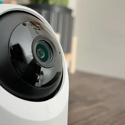 Колко лесно могат да ни шпионират през собствените ни устройства