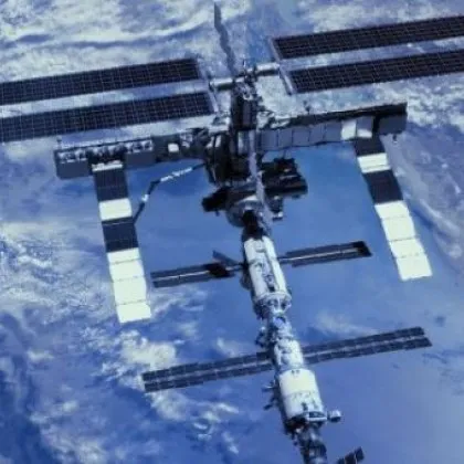 Международната космическа станция МКС възстанови пълния си състав с пристигането